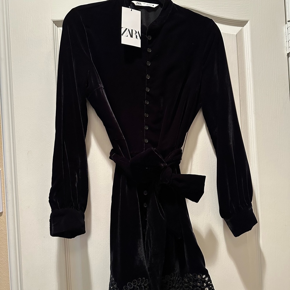 NWT Never worn, black velvet long sleeve dress